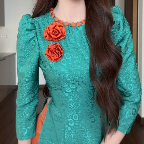 Áo dài gấm Minh Châu cổ tròn phối cúc kết hoa nổi dáng ôm tay bồng ngắn trẻ trung mỏng nhẹ mát không nhắn MÃ TK211 | BigBuy360 - bigbuy360.vn