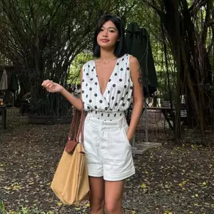 làminapparel - SILKY DOTTED V-NECK TOP