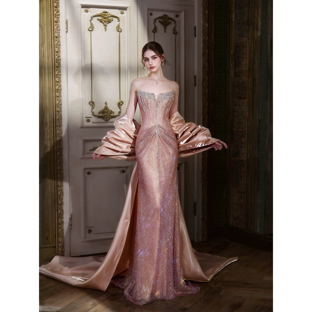 Đầm Dạ Hội Dài Đính Đá Lấp Lánh Màu Hồng Nude Cúp Ngực Ôm Dáng Kèm Choàng Satin Sang Trọng