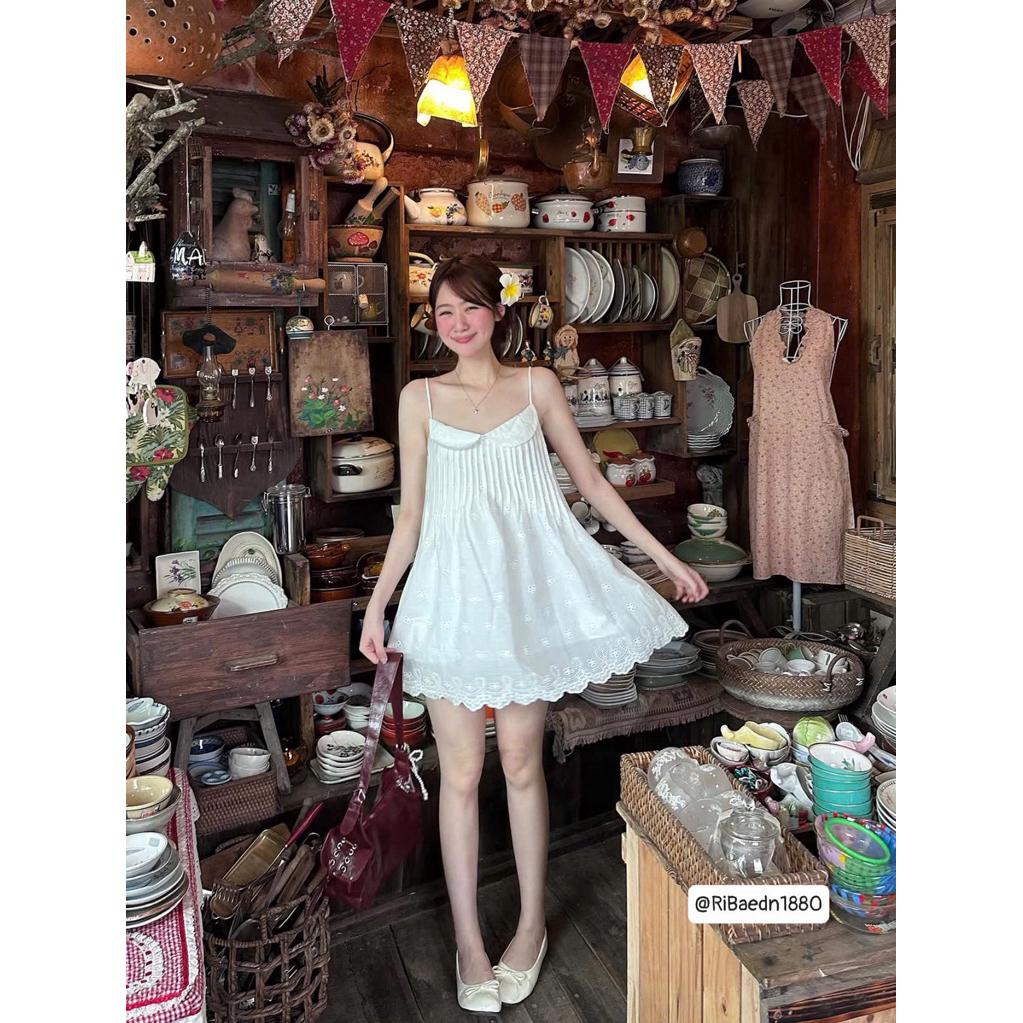 [NEW]Váy 2 Dây Ren Thô Boi Thêu Hoa Dập Li Ngực Cổ Peter Pan-White Bloom siêu xinh-Dành Cho Nữ | BigBuy360 - bigbuy360.vn