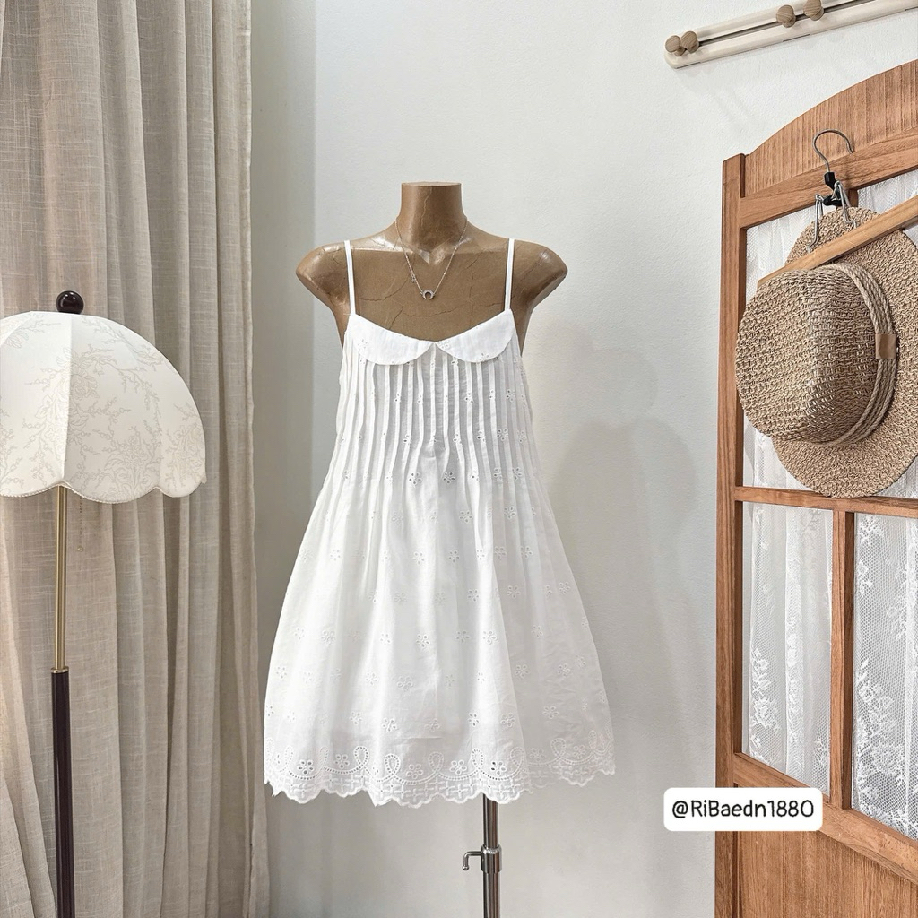 [NEW]Váy 2 Dây Ren Thô Boi Thêu Hoa Dập Li Ngực Cổ Peter Pan-White Bloom siêu xinh-Dành Cho Nữ | BigBuy360 - bigbuy360.vn