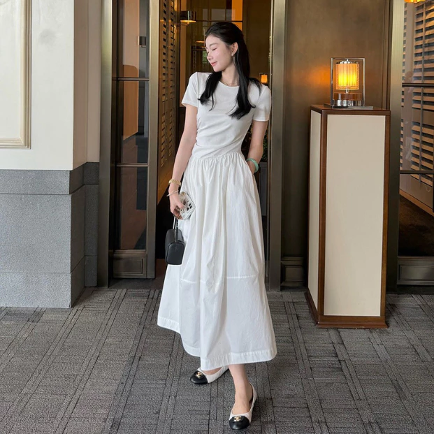 Váy maxi cổ tròn Iris eo thun dáng xòe áo thun ôm co giãn chân váy bồng dài tiểu thư Hàn Quốc thanh lịch, mặc đi chơi