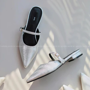 Giày sục nữ MYSS mũi nhọn dây ngang 1cm phối khóa đá cao cấp - SU230