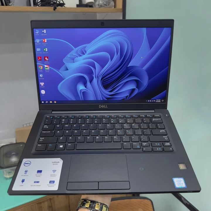 Laptop văn phòng Dell Latitude 7390 Core i5-8350U Màn lỗi nhẹ giá tốt