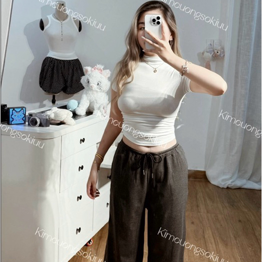 Kimcuongsokiuu Áo cổ lọ thắt eo ôm body phong cách đơn giản và thời trang | BigBuy360 - bigbuy360.vn