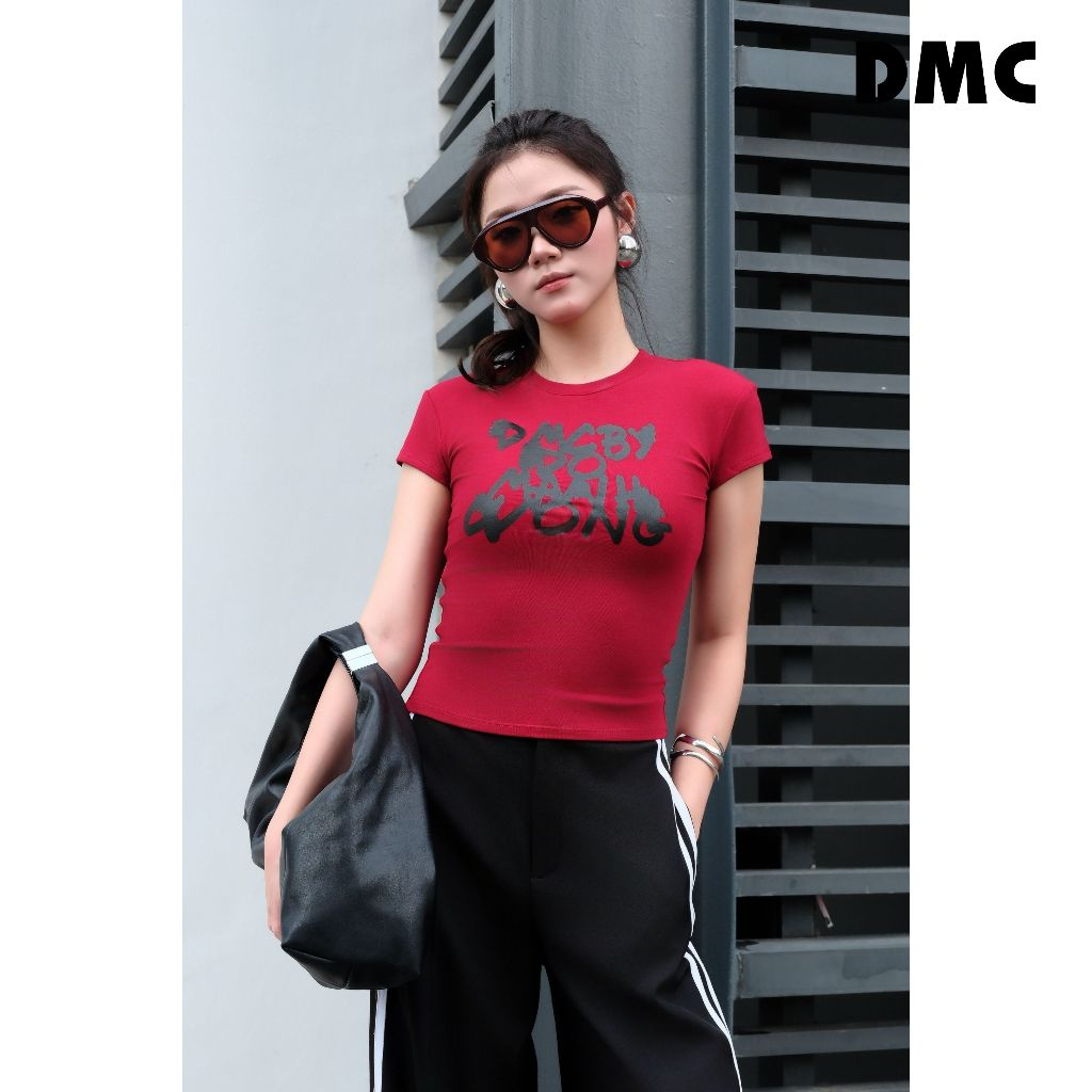 [EC2] Áo phông nữ ngắn tay cổ tròn in họa tiết logo DMC (Red Cotton Tshirt)