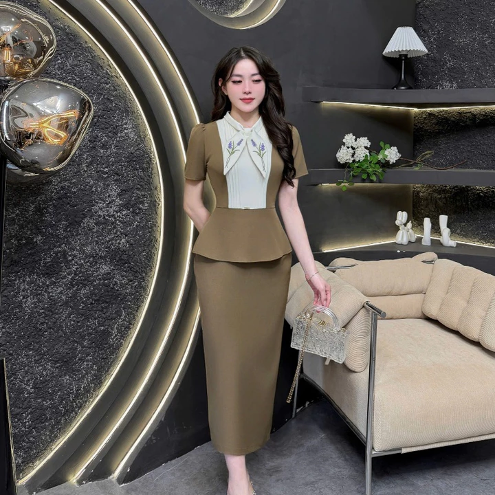 2HS185 - Váy Thiết Kế Eviici dành cho nữ,thiết kế cổ nơ may liền hoa thêu thủ công,Peplum liền thân dáng bút chì xuông