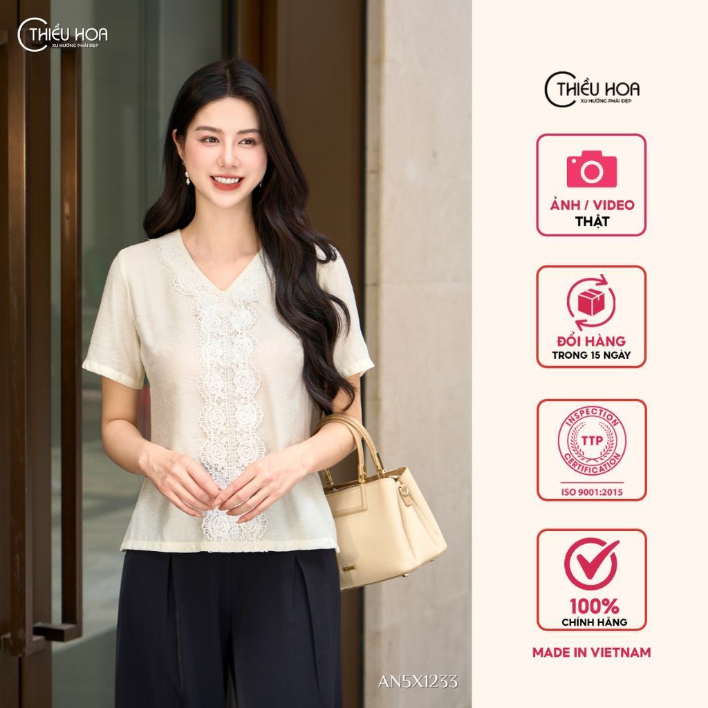 Áo kiểu nữ được làm từ chất liệu Xô với thiết kế nữ tính mềm mại, thương hiệu Thiều Hoa AN5X1233