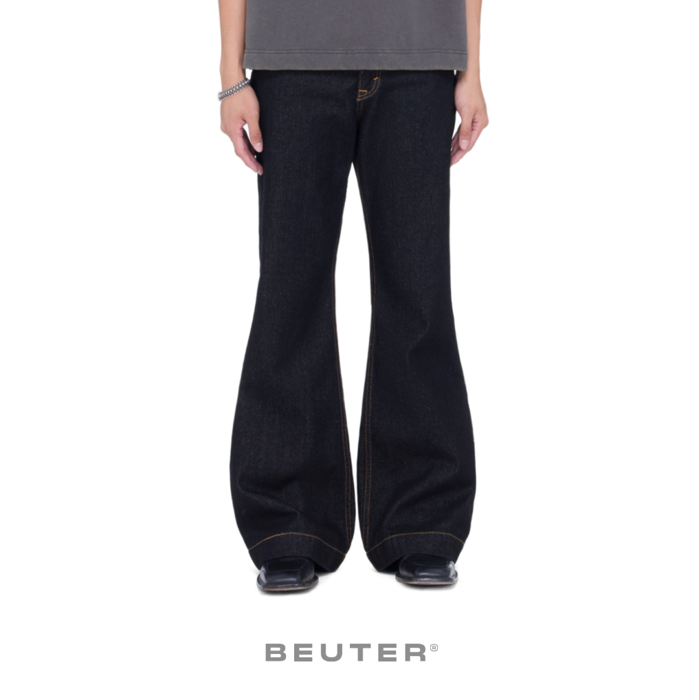 Quần jeans dài ống loe chỉ nổi unisex - BEUTER Grey Flare Raw Denim Jeans