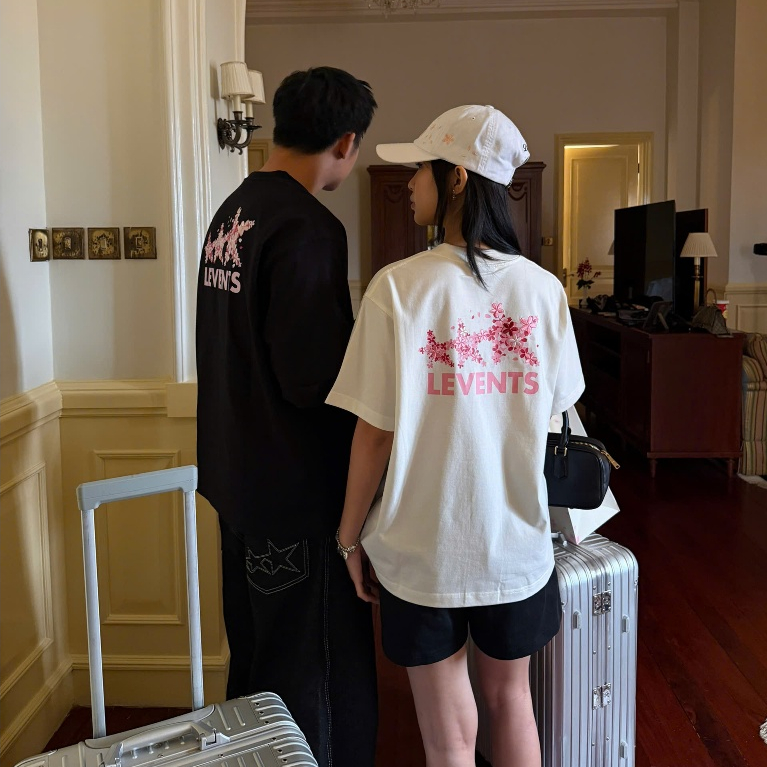 Áo Thun Levents Sakura Signature Logo Semi-Oversized Tee 100% Cotton T-shirt | BigBuy360 - bigbuy360.vn