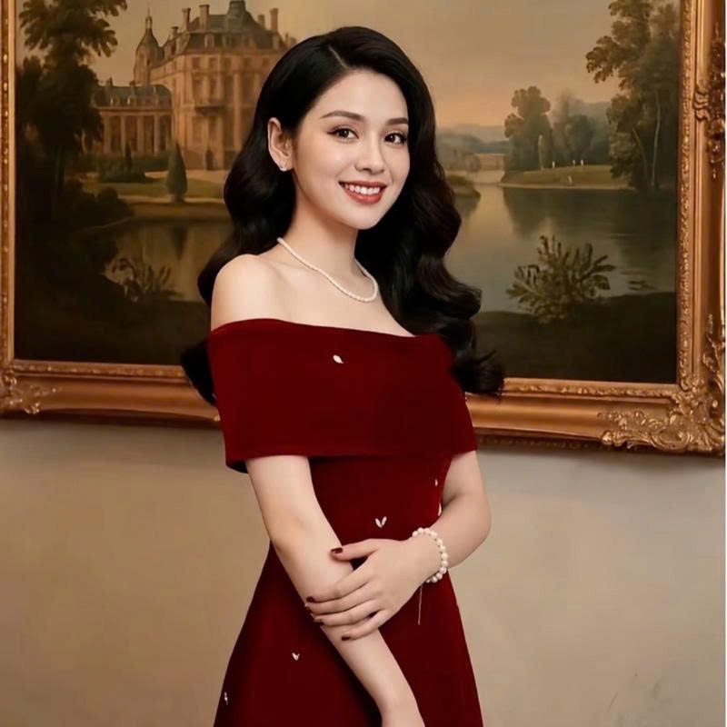 Áo dài Nhung cách tân trễ vai ngang điểm đá trẻ trung xinh xắn - Áo Dài Nguyệt An
