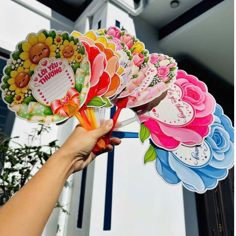 Quạt giấy tô màu sáng tạo quà tặng thủ công cho bé, Quạt giấy lời yêu thương, quạt cầm tay trang trí