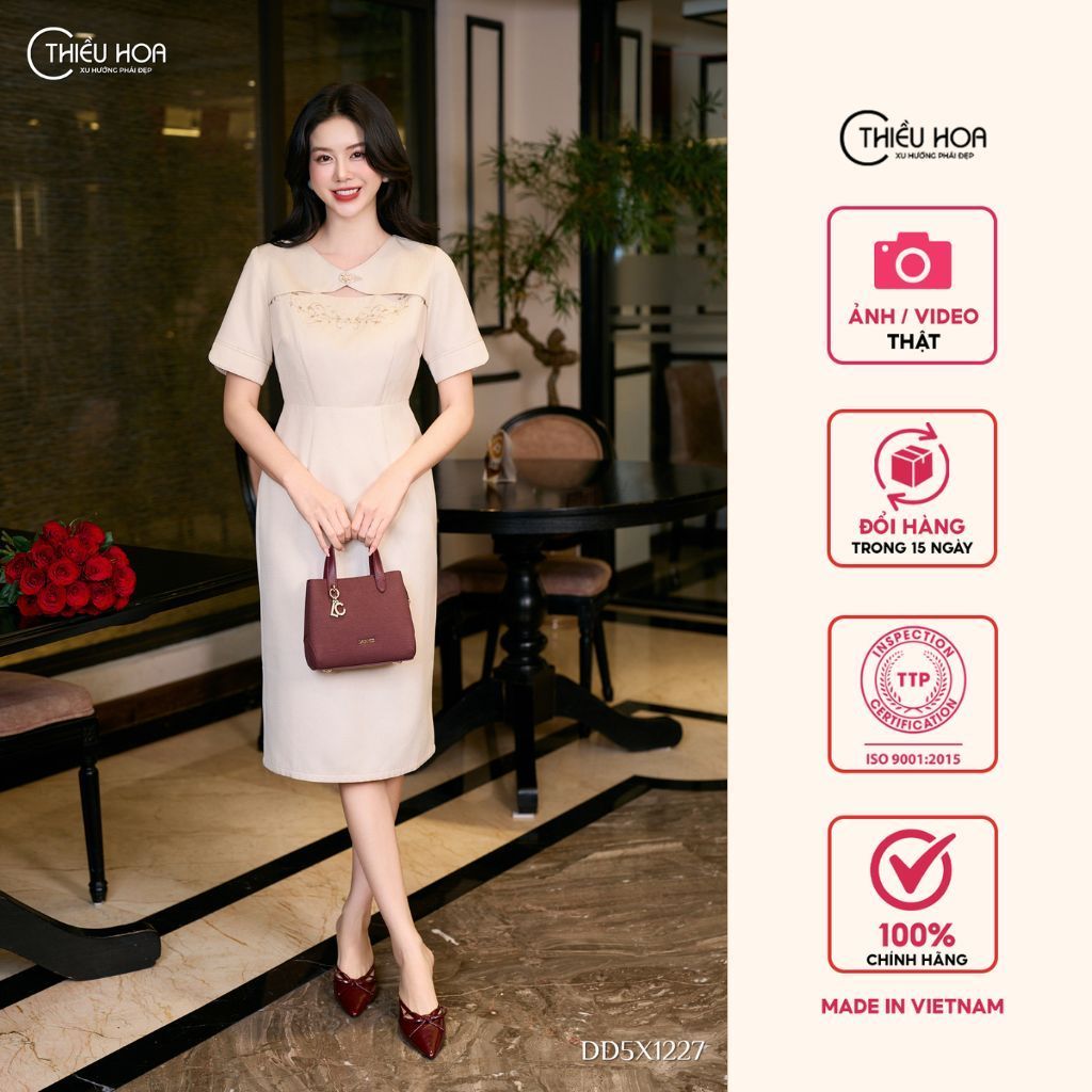 Đầm dự tiệc được làm từ chất liệu Dệt chéo với thiết kế tinh tế thanh lịch, thương hiệu Thiều Hoa DD5X1227