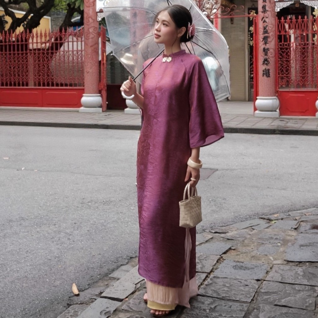 (HAVANA) Áo dài Tết tứ thân THIỀU HOA 4 tà chất tơ óng vân hoa dáng suông tay lửng kèm quần lụa Satin AD255 | BigBuy360 - bigbuy360.vn
