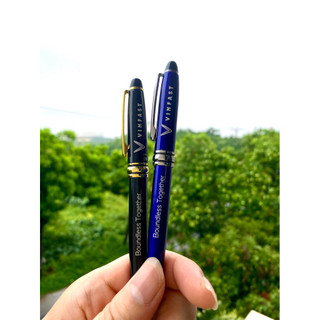 [Khắc thêm tên] Bút ký Vinfast, bút ký chủ tịch, bút ký giám đốc, mạ vàng 24k, ngòi 0.7mm mực xanh viết trơn
