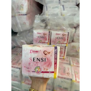 Băng vệ sinh Diana Sensi siêu mỏng cánh (20 miếng/gói)