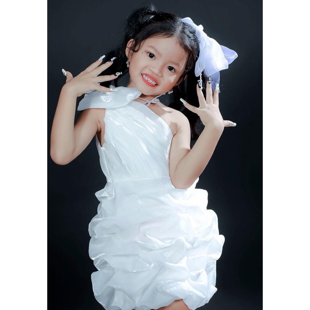 Đầm Dự Tiệc Bé Gái Lệch Vai Nơ Bồng Sang Chảnh – Thiết Kế Thanh Lịch, Đủ Size Từ Nhỏ Đến Lớn