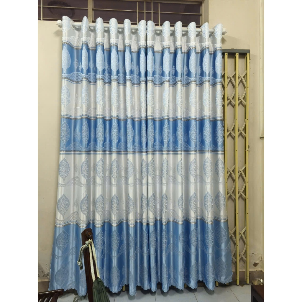 Gấm hoa văn  màu trắng xanh nhạt phối trắng hoạ tiết chiếc lá   , giá của 1 tấm rèm căng thẳng ( chua bao gồm thanh t