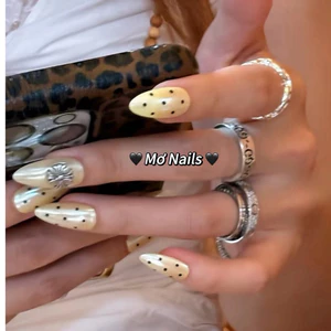 Nailbox Thiết Kế, Móng Úp, Móng Giả Vàng Nhạt Chấm Bi Hottrend M30