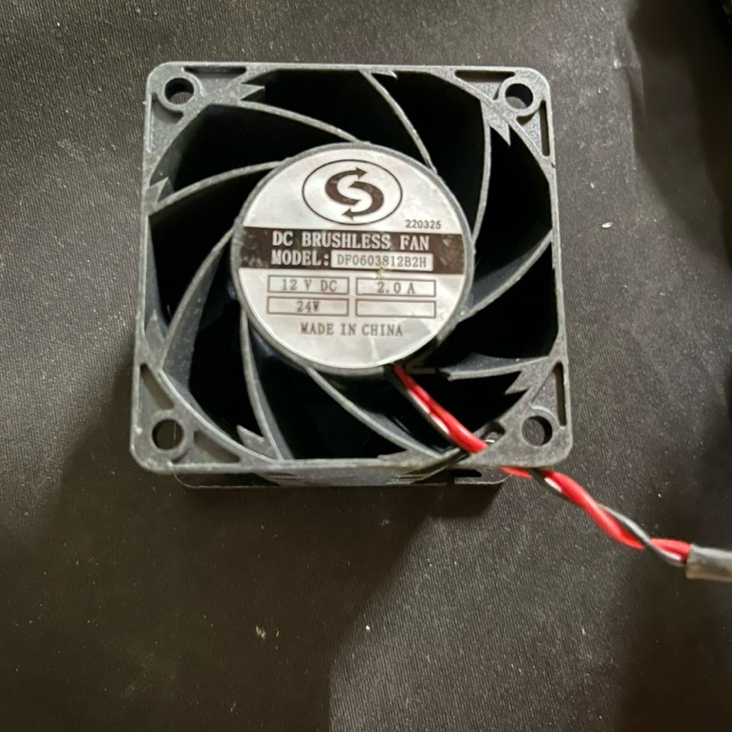 Quạt Fan 6x6x4cm có jack cắm 2 pin