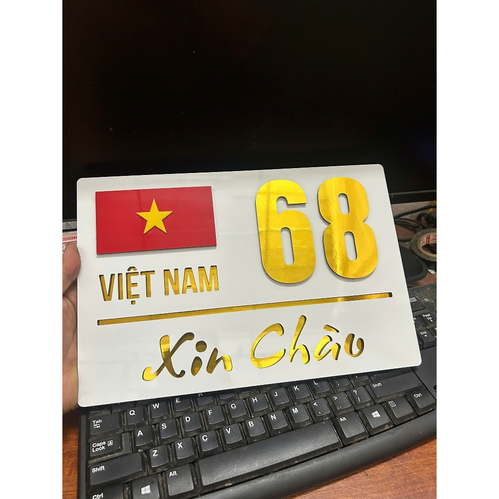 BIỂN SỐ NHÀ CỜ ĐỎ SAO VÀNG, NỀN trăng CHỮ gương vàng