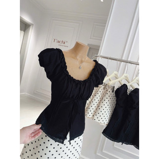 (lẻ áo + váy) Set áo đen cổ vuông bèo xẻ tà đính nơ kèm chân váy chấm bi form A trẻ trung, năng động - SEP House