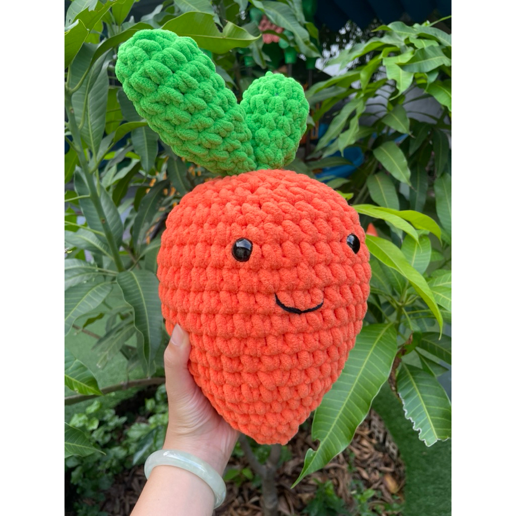 Gấu bông cà rốt móc len handmade