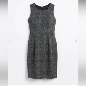 WHBM ĐẦM NỮ SUÔNG SÁT NÁCH ĐEN XÁM (231009008)