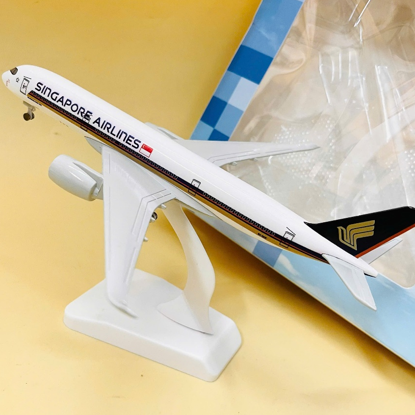Mô hình máy bay Airbus A350-900 Singapore Airlines Tỉ lệ: 1:400 | Kim loại đúc khuôn bánh xe liền thân cao cấp