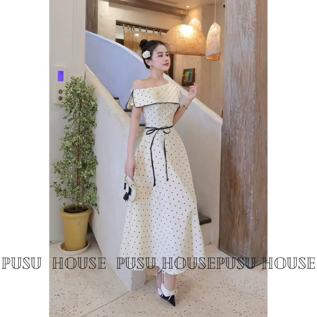 Đầm dự tiệc lệch vai chấm bi kèm hoa cài dáng dài tôn dáng sang trọng- Pusu house
