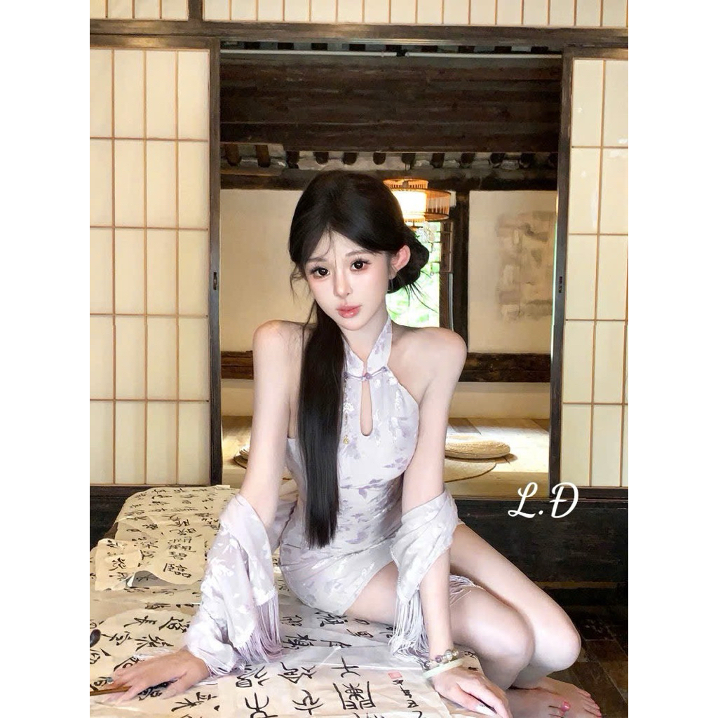 Đầm sườn xám kèm khăn choàng