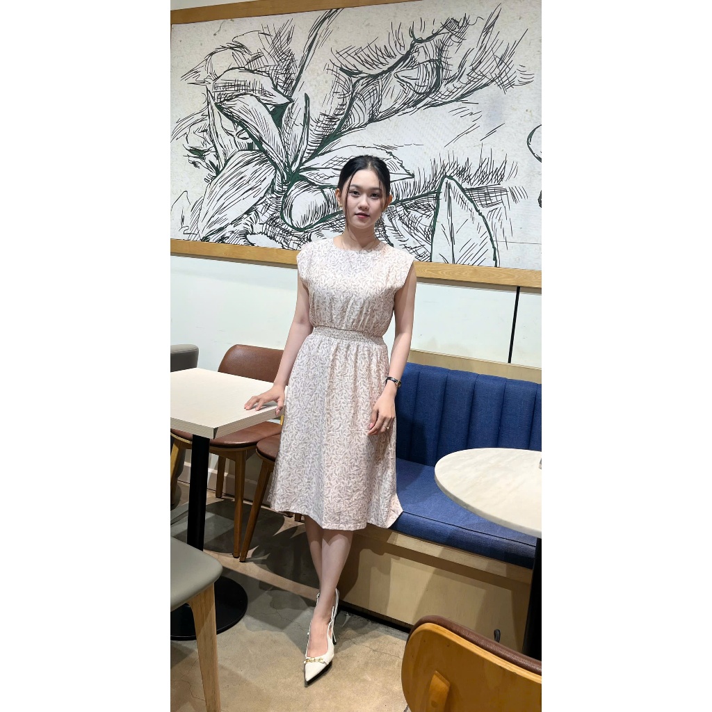 (Mới) LUMI - Đầm nữ công sở cổ tròn sát nách chun eo, dáng xòe nhẹ, chất vải tơ nến mềm không nhăn