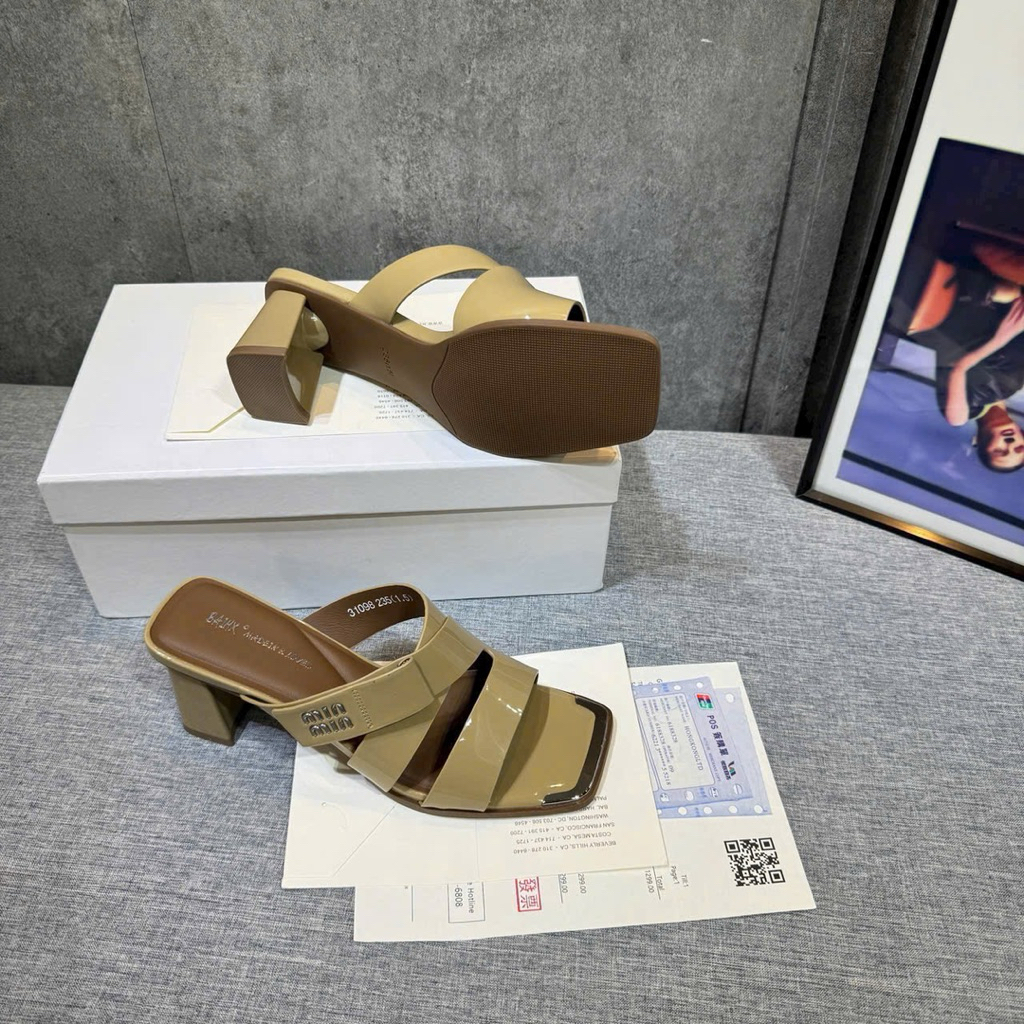 👠🕶️👜🎒…Guốc cao gót