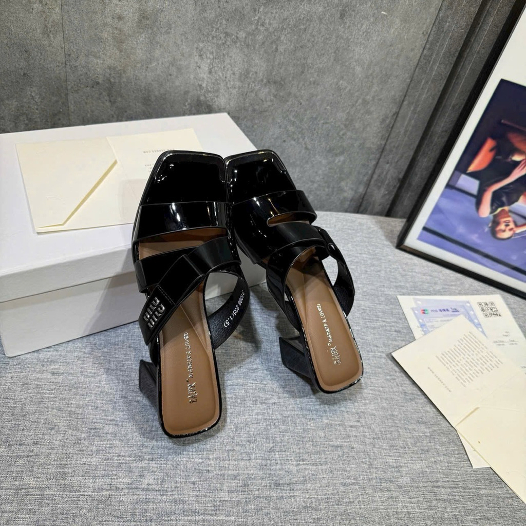 👠🕶️👜🎒…Guốc cao gót