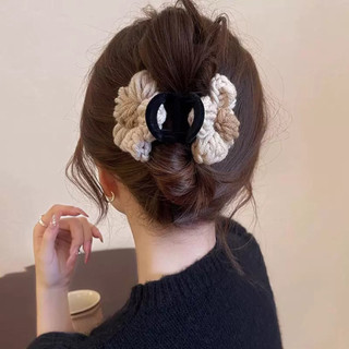 Kẹp tóc nhung đính hoa đan len