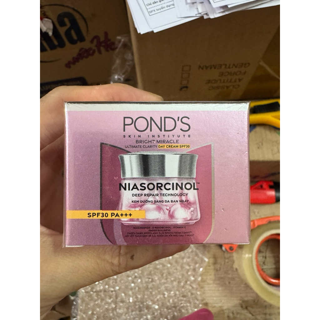Kem Dưỡng Da ban ngày pond , Ponds White Beauty 30g