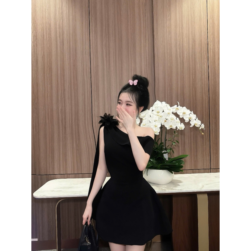 Váy Thiết Kế  - Váy Tuyết Mưa Lệch Vai Hoa Phối Tà Chân váy dáng A  Đầm Nữ