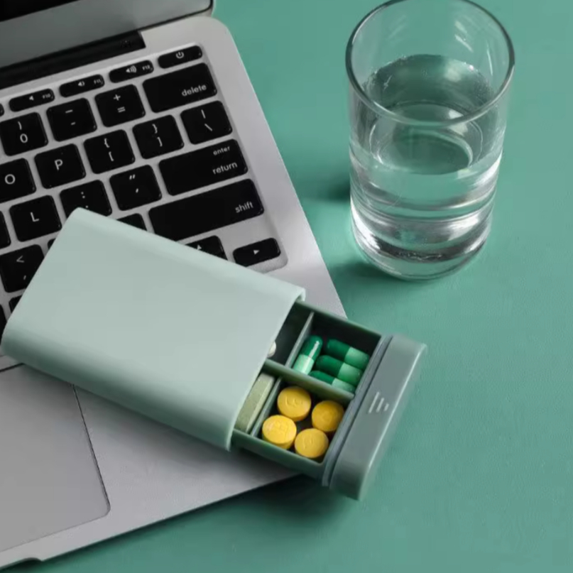 Hộp Đựng Thuốc 6 Ngăn Tiện Lợi Khi Đi Du Lịch HT001
