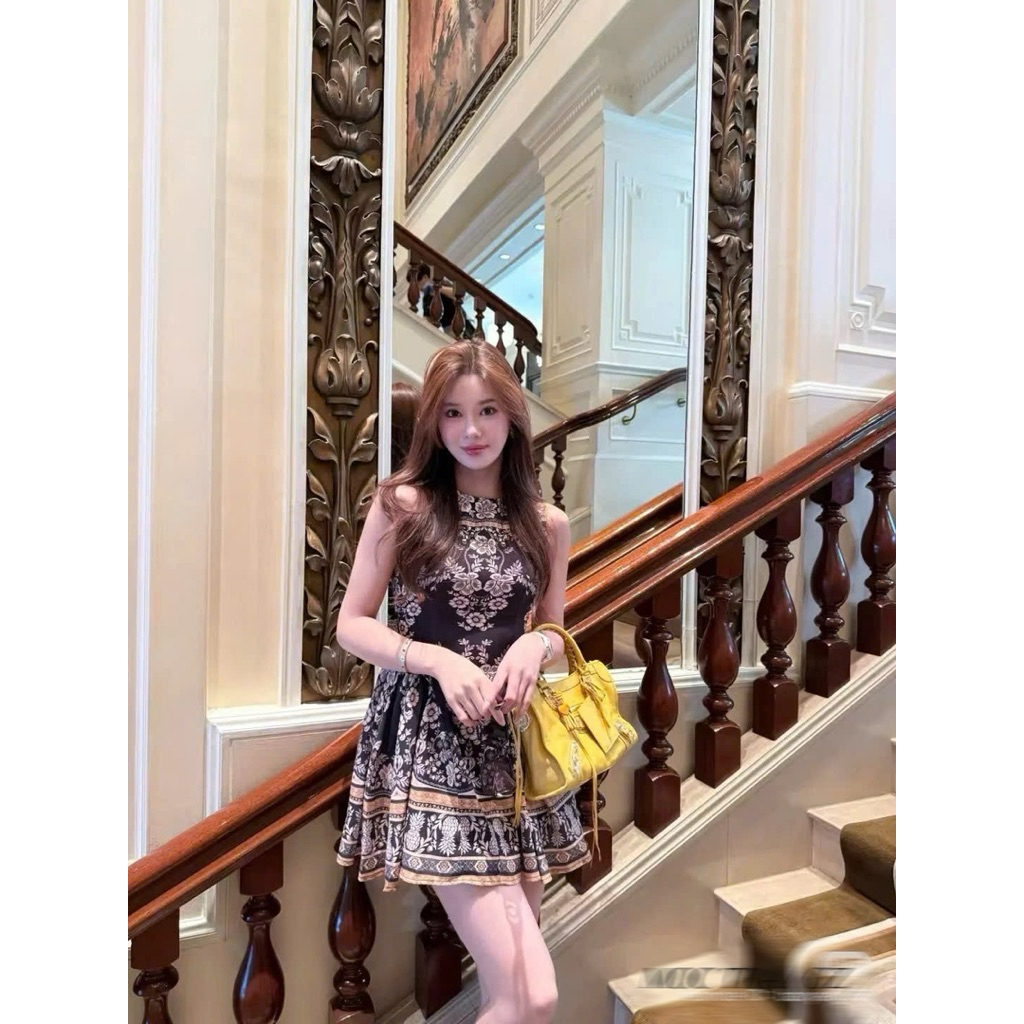 Đầm sát nách ZMM hoạ tiết hoa đen