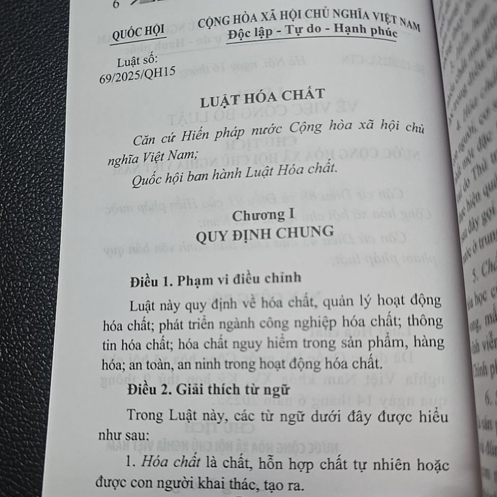 Sách - Luật hóa chất năm 2025 (NXB Lao động)
