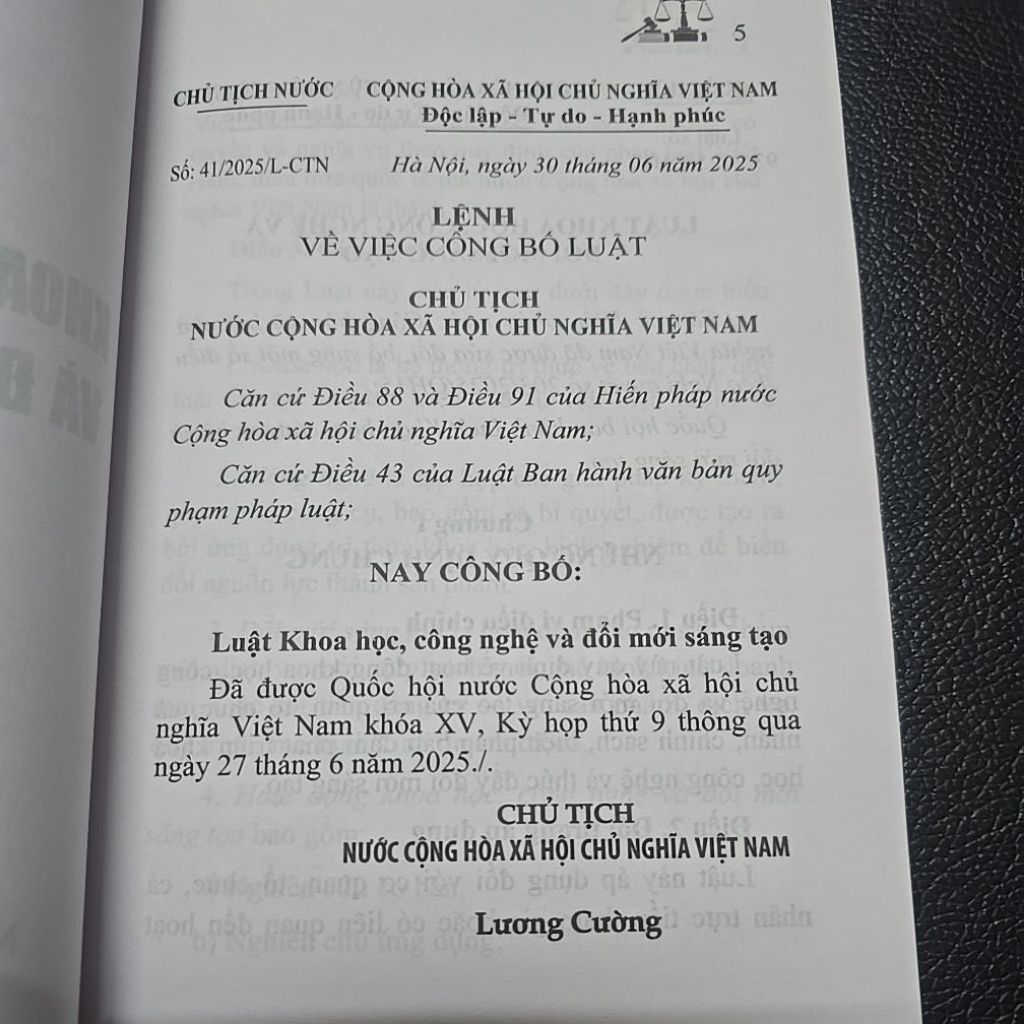Sách - Luật khoa học công nghệ và đổi mới sáng tạo năm 2025 (NXB Lao Động)
