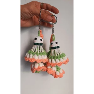Móc khóa len quả cầu lông handmade