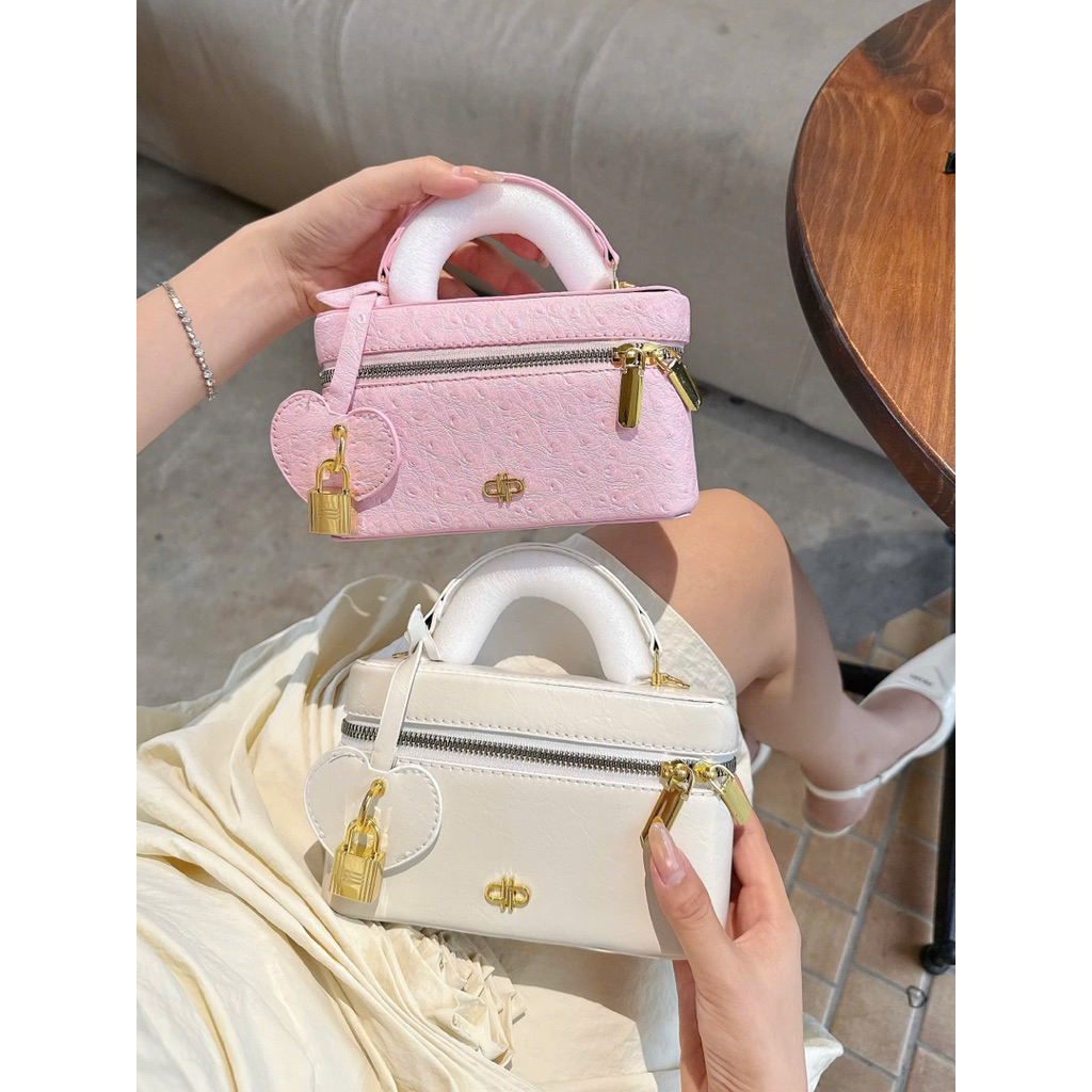 Túi cốp đang dẹt Pe.ĐO da bóng TẶNG KÈM CHARM đeo chéo cầm tay sang chảnh ( vừa đt)
