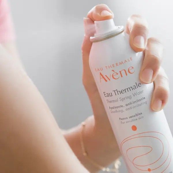 Xịt khoáng Avène Eau Thermale 300ml/Làm dịu/cấp ẩm tức thì/Giúp da mịn màng/tươi mát cả ngà
