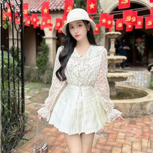 Áo sơ mi nữ tơ cổ bèo tay loe họa tiết tim nhí A2715 Kymie