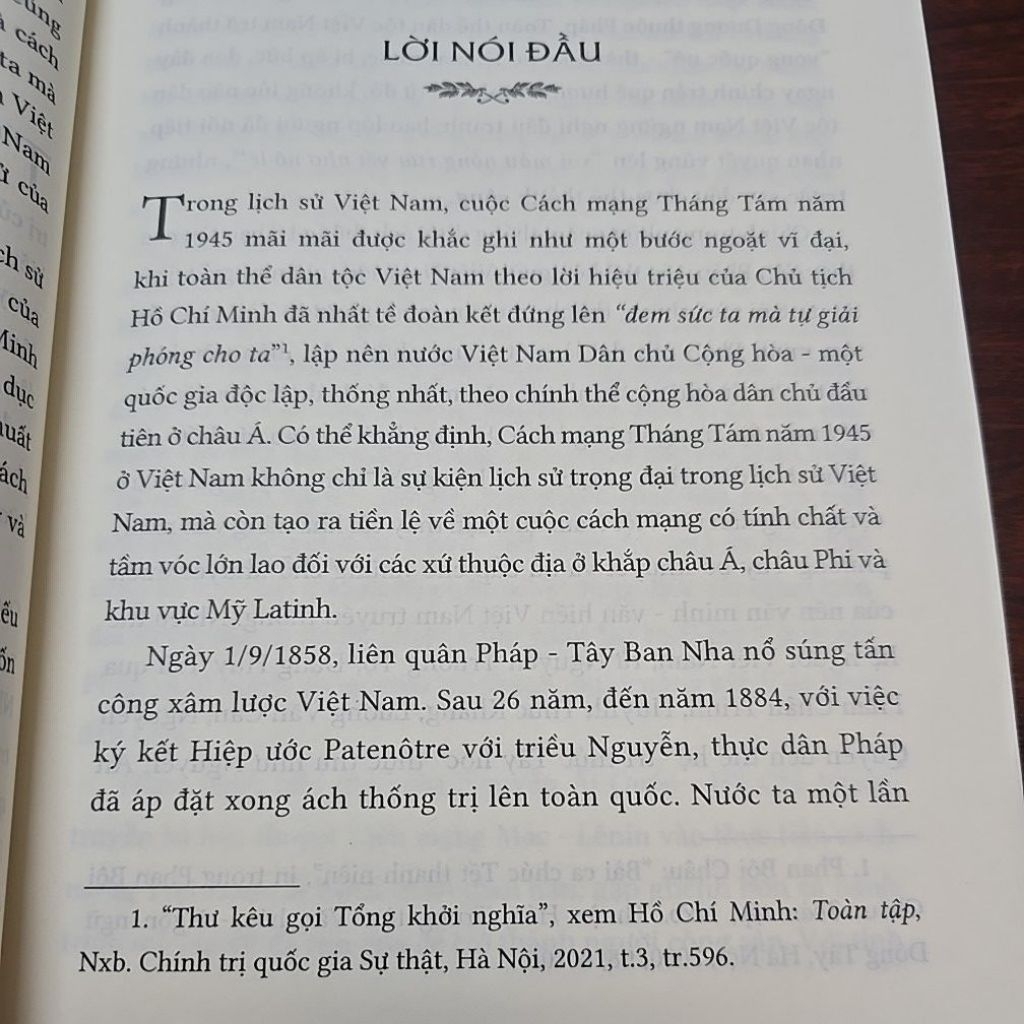 Sách - Cách mạng tháng tám năm 1945 ở Việt Nam khi toàn dân tộc quyết...