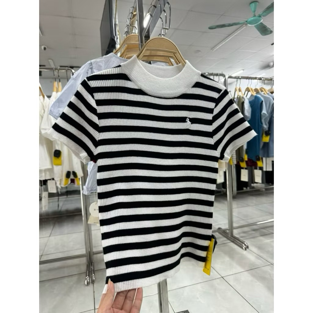 Áo len cộc tay thêu ngựa cổ bo viền A072