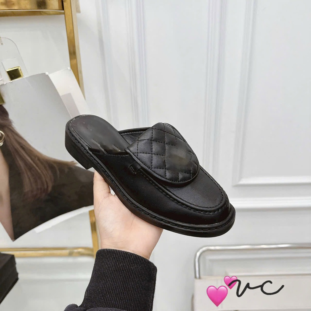 Giầy sục khuy X trám Qccc
