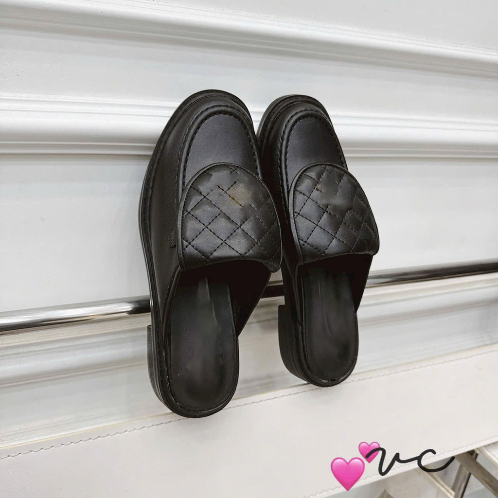 Giầy sục khuy X trám Qccc