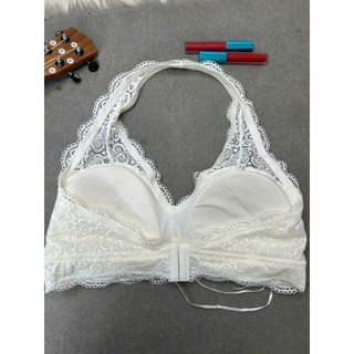 (Size XL) Áo lót ren hoa trắng vải mềm mại dây choàng cổ và có khuy cài sau, không gọng có sẵn đệm ngực của hãng AERIE